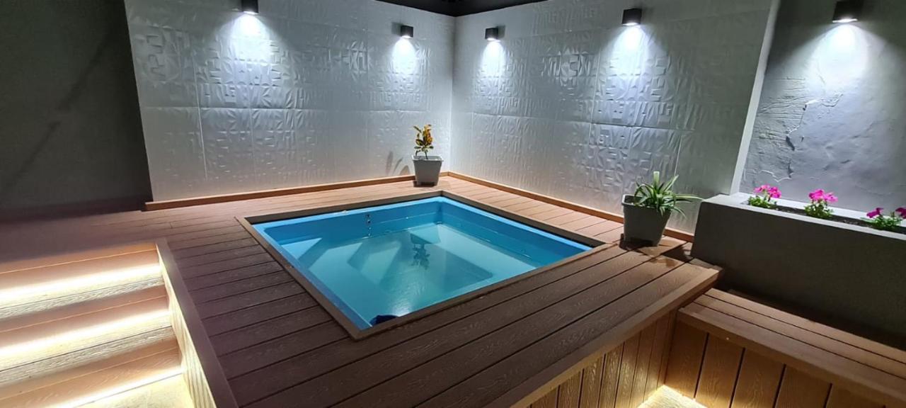 Casa Centrica Con Yacuzzi !!! Villa Puerto Iguazu Exterior photo