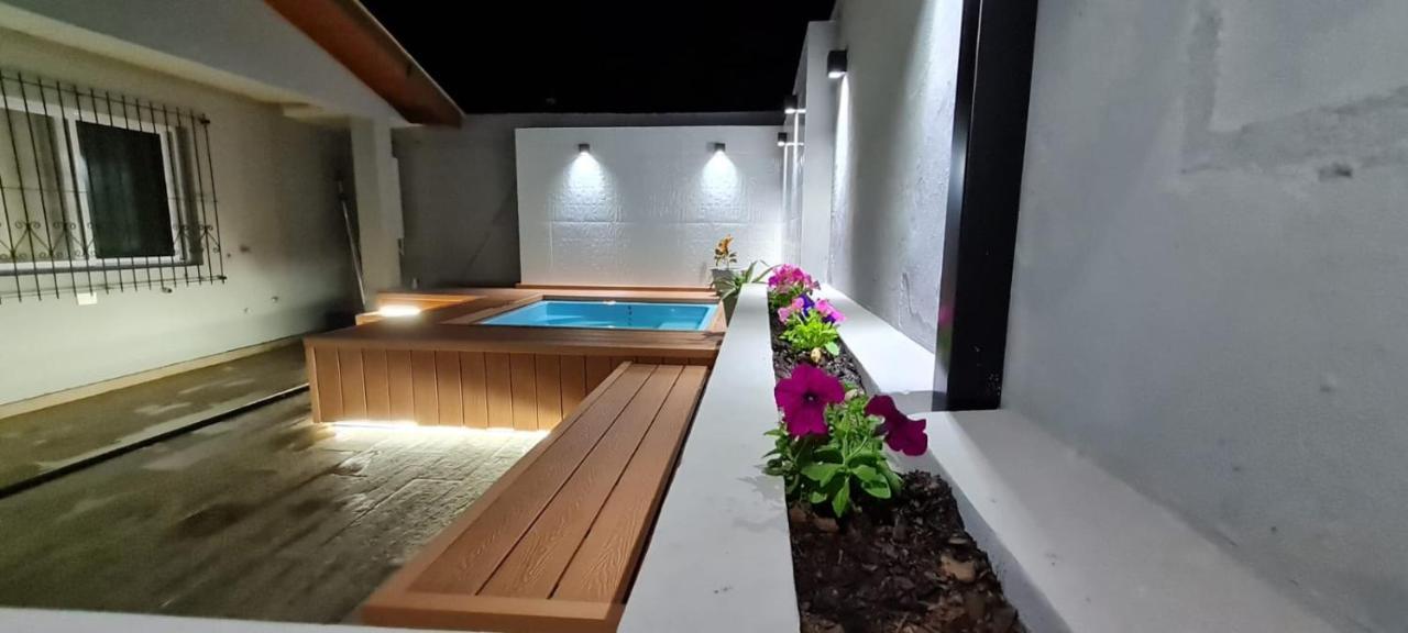 Casa Centrica Con Yacuzzi !!! Villa Puerto Iguazu Exterior photo